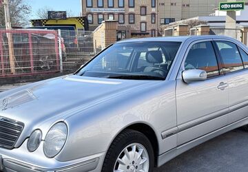 Mercedes-Benz E 220 75.397 km 9.450 &euro; BERLIN 13409