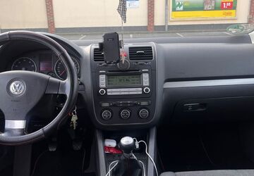 VW Golf 182.000 km 3.500 &euro; Berlin 12489