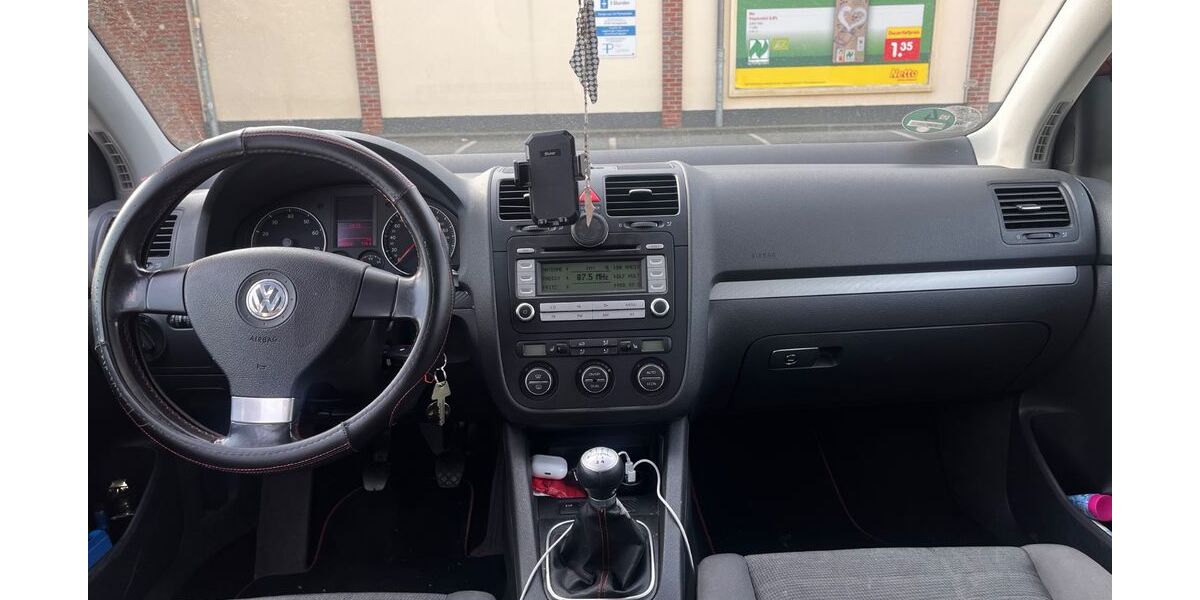 VW Golf 182.000 km 3.500 &euro; Berlin 12489