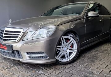 Mercedes-Benz E 220 243.000 km 14.990 &euro; Berlin 12279