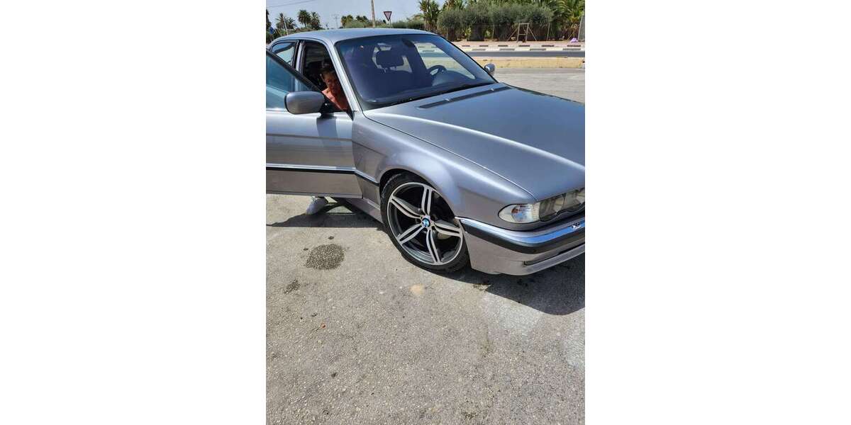 BMW 750 221.500 km 16.900 &euro; Berlin, Stadt (Berlin) 14050