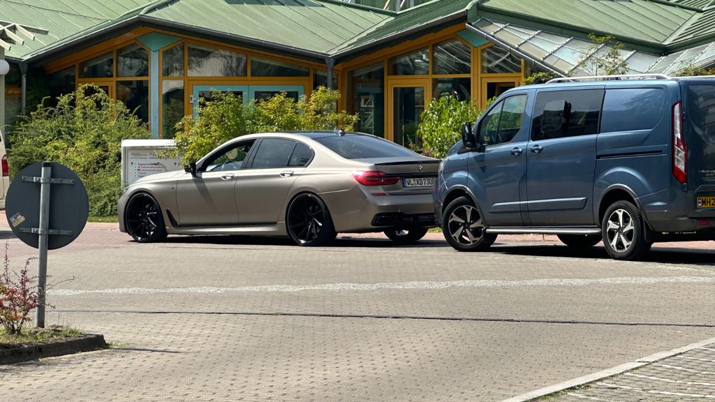 BMW 730 176.000 km 27.900 &euro; berlin 10963