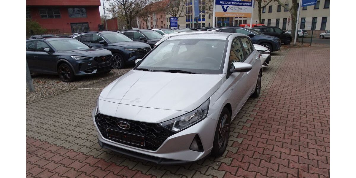 Hyundai i20 33.319 km 17.500 &euro; Berlin 12359