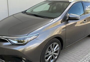 Toyota Auris Touring Sports 98.760 km 15.999 &euro; Berlin 12163