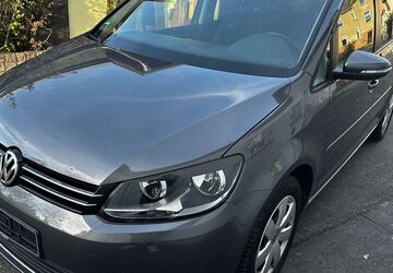 VW Touran 258.481 km 5.499 &euro; Schönefeld/ OT Großziethen 12529