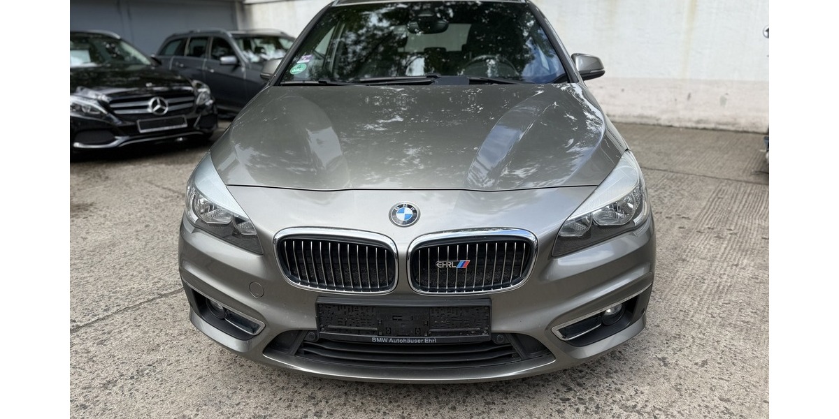 BMW 218 Active Tourer i Luxury Line Leder Schiebed. 132.210 km 8.980 &euro; Berlin 10247