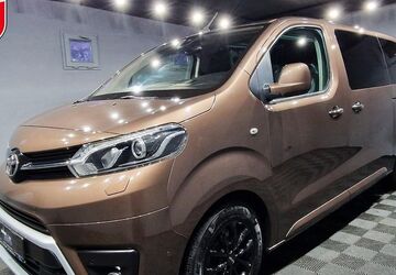 Toyota Proace (Verso) 120.900 km 29.880 &euro; Berlin 12305