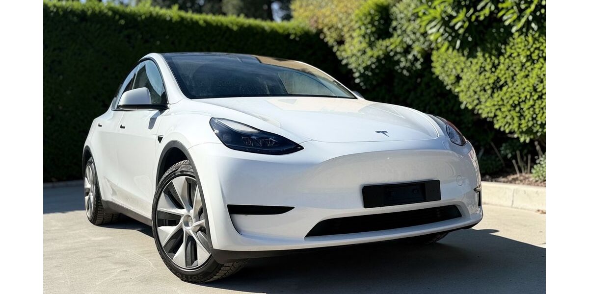 Tesla Model Y 53.061 km 25.499 &euro; Potsdam 14482