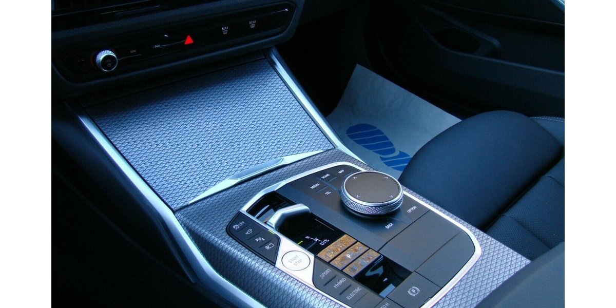 BMW 330e Touring LCI M SportPro HUD HiFi AHK 360º 15.130 km 42.980 &euro; Falkensee 14612