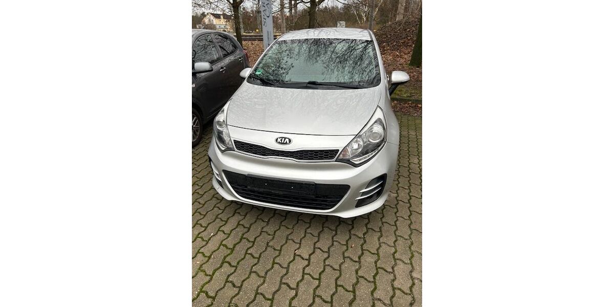 Kia Rio 102.000 km 9.200 &euro; Berlin 13627
