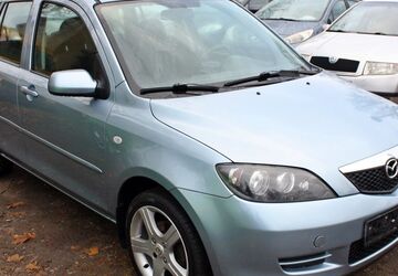 Mazda 2 144.700 km 2.499 &euro; Berlin 13057