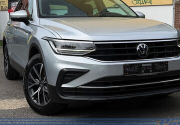 VW Tiguan 69.530 km 24.990 &euro; Berlin - Pankow 13187
