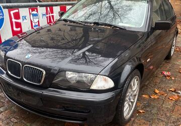 BMW 318 174.000 km 3.250 &euro; Berlin 13359