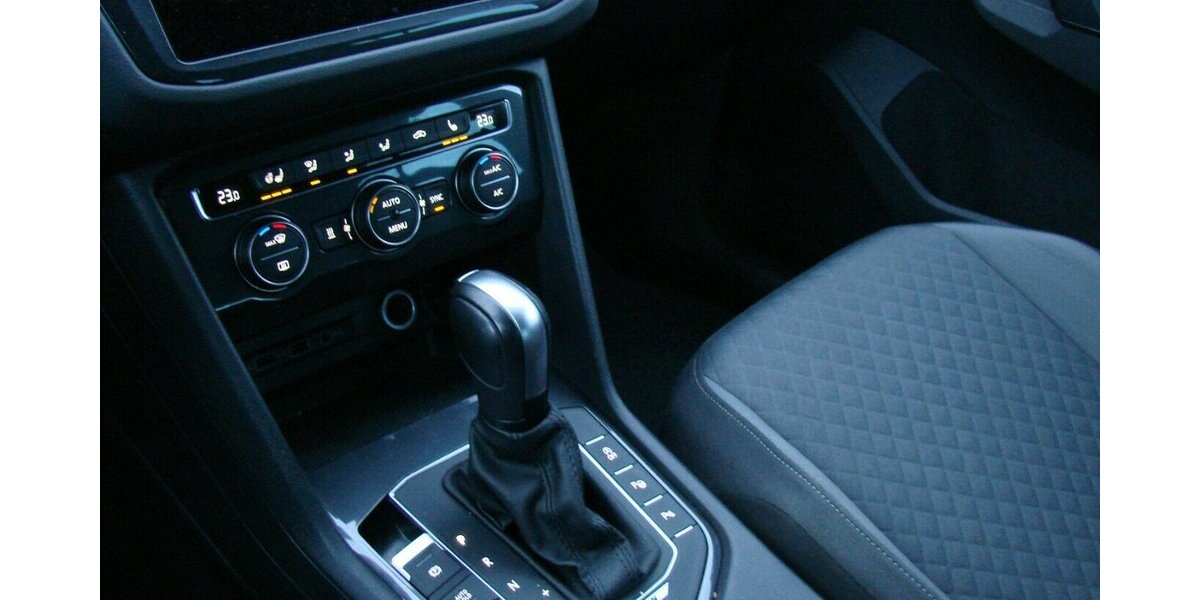 VW Tiguan 2.0TSi Comfortline BMT 4M SHZ ACC LED AHK 69.021 km 25.980 &euro; Falkensee 14612