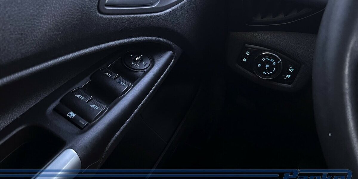 Ford Tourneo Connect Titanium*R-Cam*2-Schiebe*Pano* 169.849 km 9.990 &euro; Berlin 13187