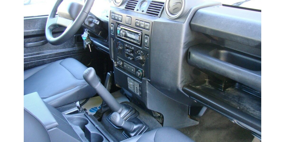 Land Rover Defender 110 E Station Wagon 7-Sitzer LED Leder AH 119.107 km 55.980 &euro; Falkensee 14612