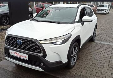 Toyota Corolla Cross 30.109 km 32.990 &euro; Berlin 13403