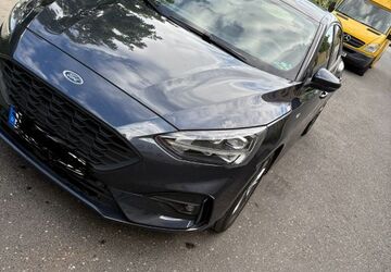 Ford Focus 92.000 km 12.990 &euro; Berlin 12627
