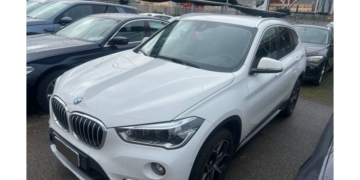 BMW X1 212.000 km 13.990 &euro; berlin 12057