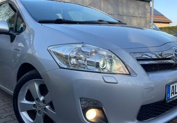 Toyota Auris 94.000 km 9.250 &euro; Berlin 12683