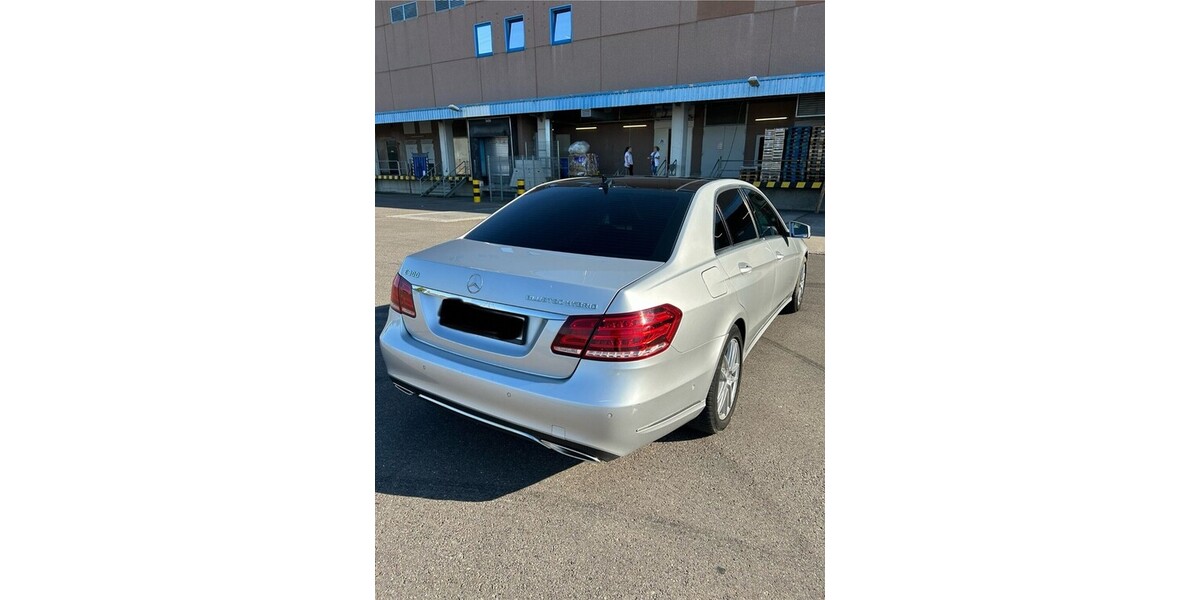 Mercedes-Benz E 300 334.500 km 14.500 &euro; Berlin 10178