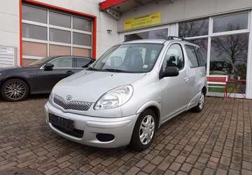 Toyota Yaris 215.559 km 2.900 &euro; Dahlwitz - Hoppegarten 15366