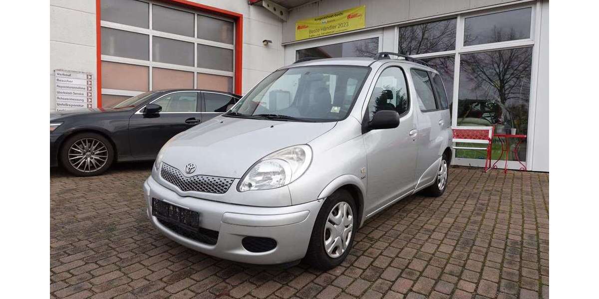 Toyota Yaris 215.559 km 2.900 &euro; Dahlwitz - Hoppegarten 15366