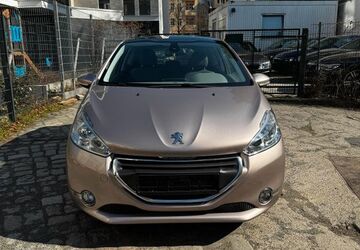 Peugeot 208 134.000 km 4.999 &euro; Berlin 13187
