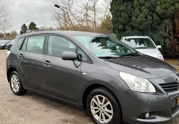 Toyota Verso 174.000 km 7.490 &euro; Berlin 13127