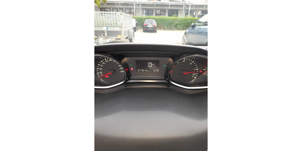 Peugeot 308 217.000 km 8.150 &euro; Berlin 10178