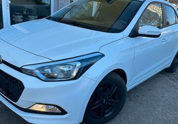 Hyundai i20 37.615 km 12.990 &euro; Berlin 12524