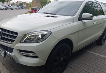 Mercedes-Benz ML 350 173.500 km 15.900 &euro; Berlin 12351