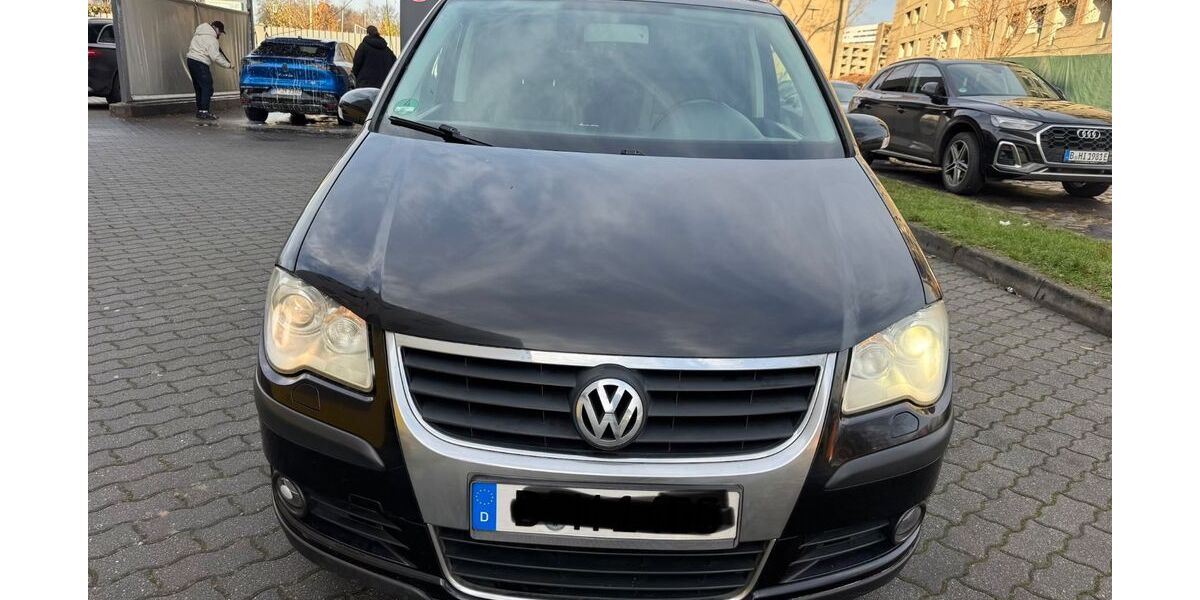 VW Touran 180.000 km 4.499 &euro; Berlin 13055