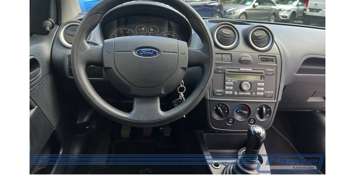 Ford Fiesta Ambiente 1.3*Radio/CD*AUX*Klima* 245.511 km 1.390 &euro; Berlin 13187