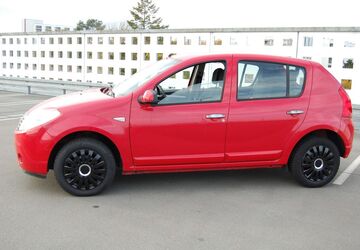 Dacia Sandero 70.900 km 2.999 &euro; Berlin 13435