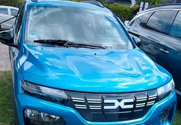 Dacia Spring 10.000 km 13.900 &euro; Berlin 12357