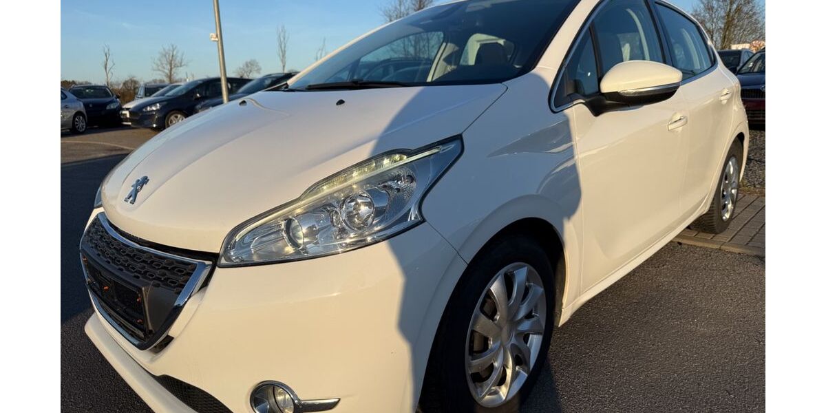 Peugeot 208 204.000 km 4.200 &euro; Wildau 15745