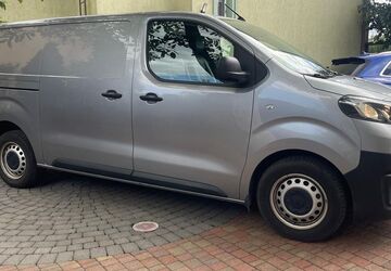 Toyota Proace (Verso) 24.000 km 21.490 &euro; Berlin 12099