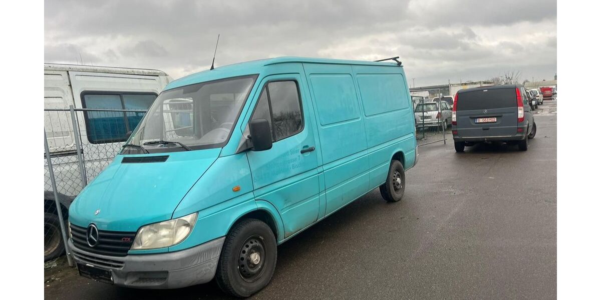 Mercedes-Benz Sprinter 225.000 km 3.599 &euro; berlin 13089