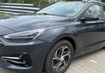 Hyundai i30 112.000 km 14.200 &euro; Berlin 13581