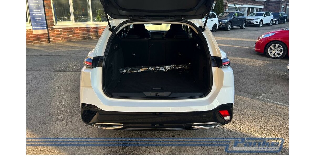 Peugeot 308 Allure EAT8*NAV*Carplay*LED*360°*Cockpit* 150.000 km 17.990 &euro; Berlin 13187