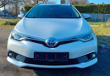 Toyota Auris 123.300 km 13.199 &euro; Blankenfelde-Mahlow 15831