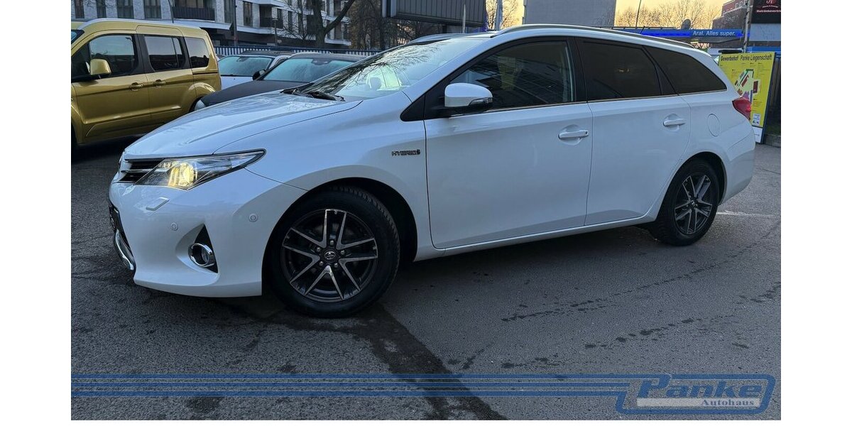 Toyota Auris Touring Sports Hybrid Aut.*RFK*SHZ*1Hand 165.355 km 10.480 &euro; Berlin 13187