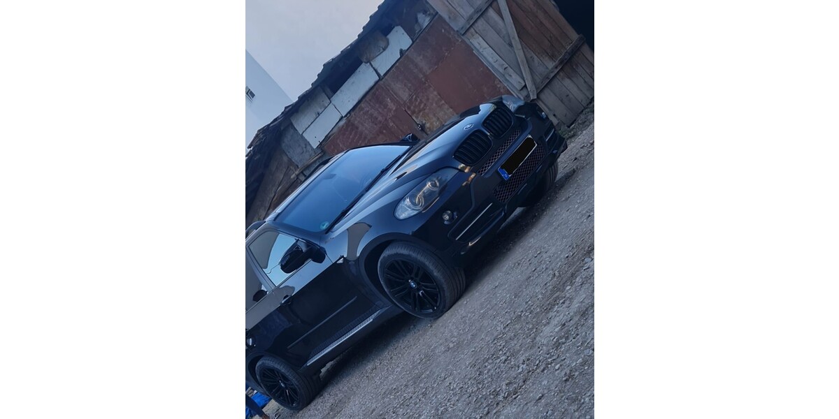 BMW X5 211.000 km 11.000 &euro; Berlin 10178