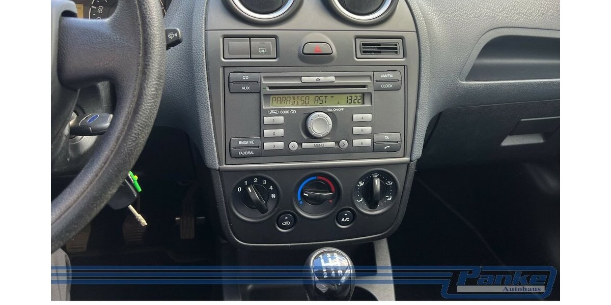 Ford Fiesta Ambiente 1.3*Radio/CD*AUX*Klima* 245.511 km 1.390 &euro; Berlin 13187