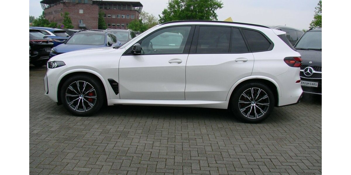 BMW X5 M60 i V8 M-Sport Pro xDrive Exclusiv Pano Luftf 12.812 km 82.980 &euro; Falkensee 14612