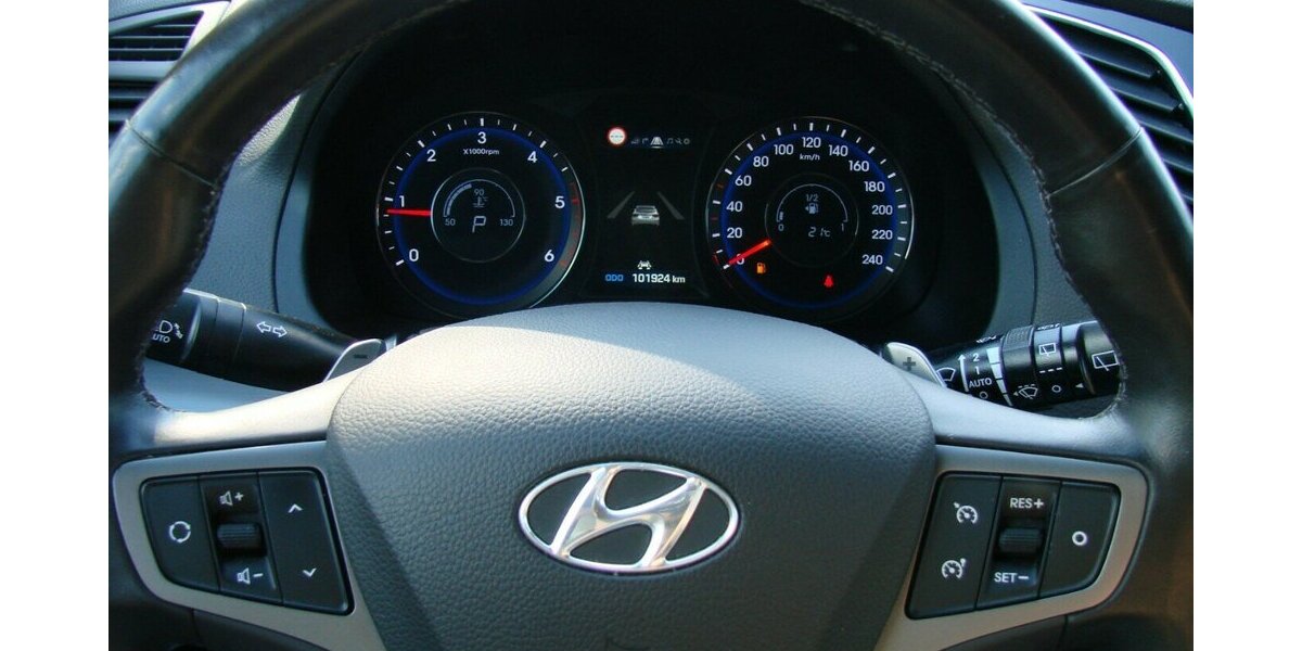 Hyundai i40 cw 1.7 CRDi Blue Premium DCT Infinity Leder 101.563 km 12.480 &euro; Falkensee 14612