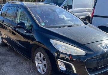 Peugeot 308 234.000 km 2.599 &euro; BERLIN 13409