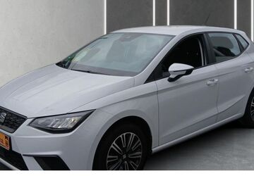 Seat Ibiza 17.826 km 15.749 &euro; Berlin 13581