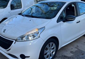 Peugeot 208 105.000 km 3.499 &euro; BERLIN 13409
